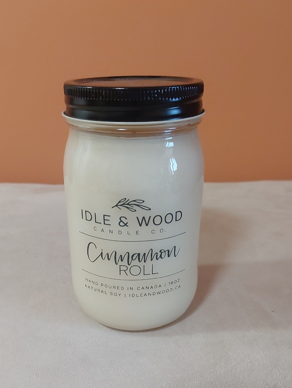 Idle & Wood Cinnamon Roll Soy Candle - Cream